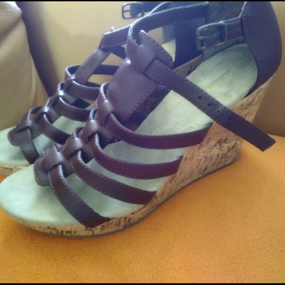 Old Navy Wedge Platform Sandals